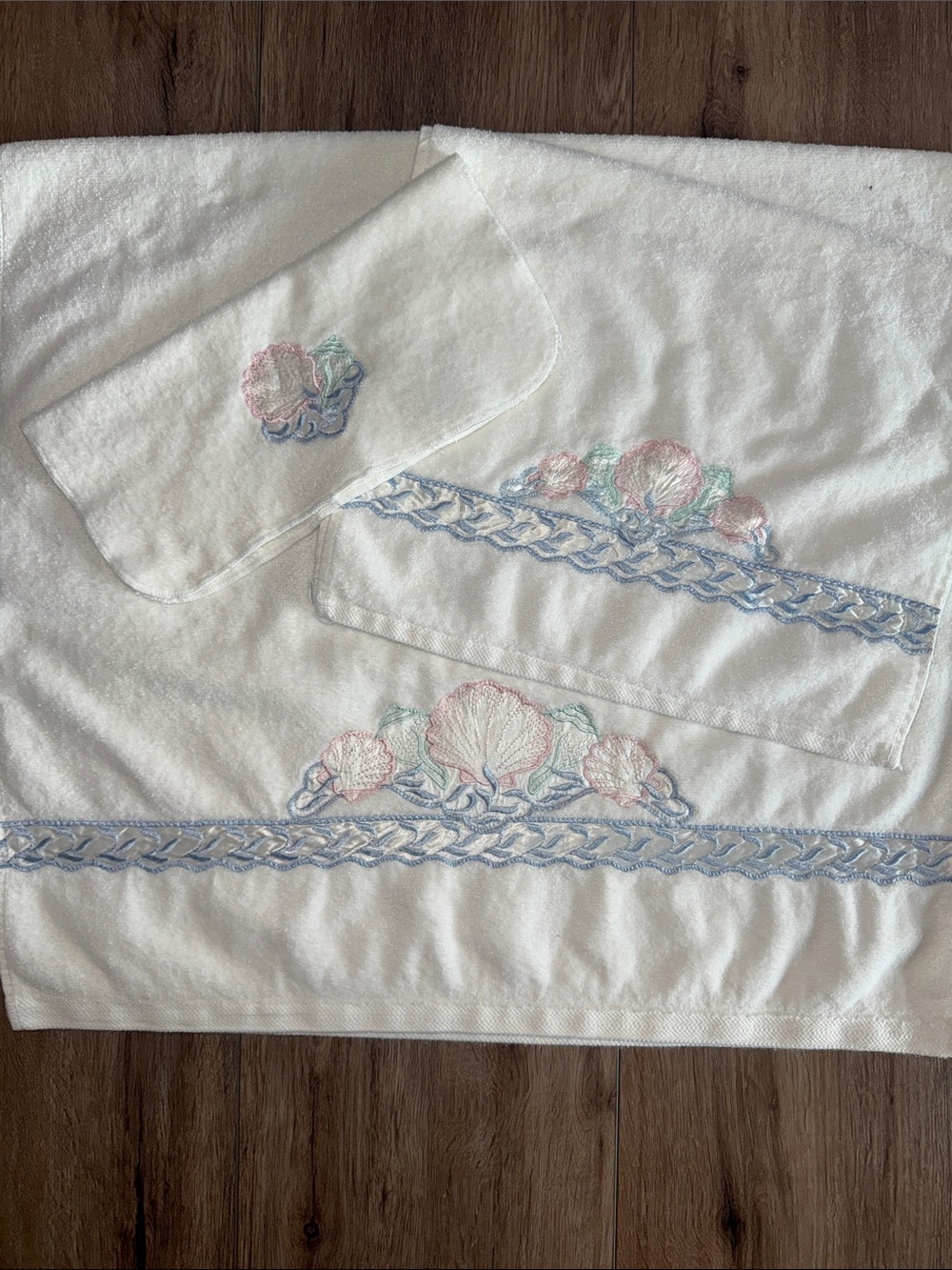 Vintage MCM J.C Penney Collection Sea Shell Bath Towel Set Of 3